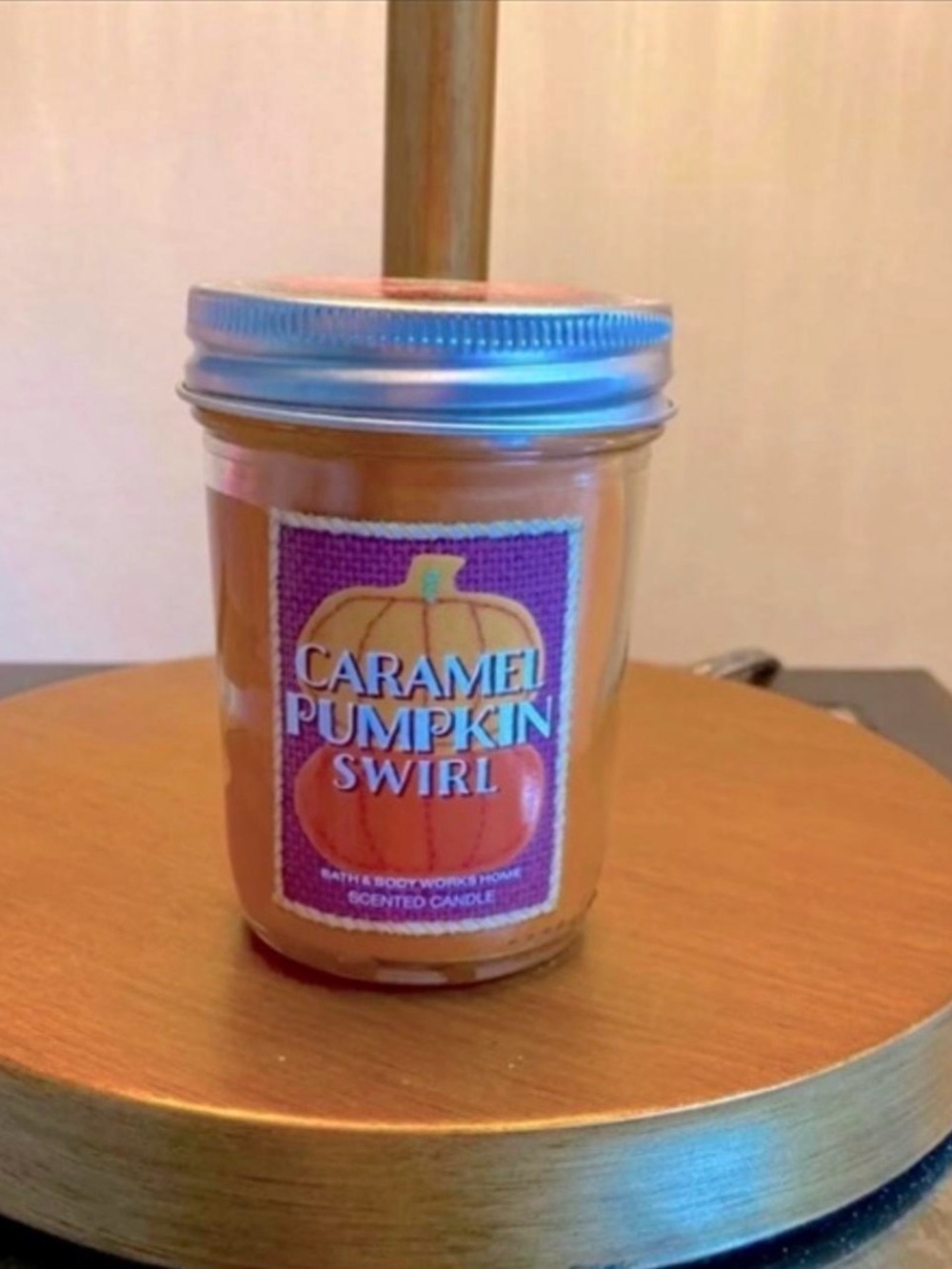 Bath & Bodyworks 6oz Caramel Pumpkin Swirl Candle